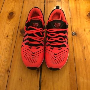 Nike free trainers